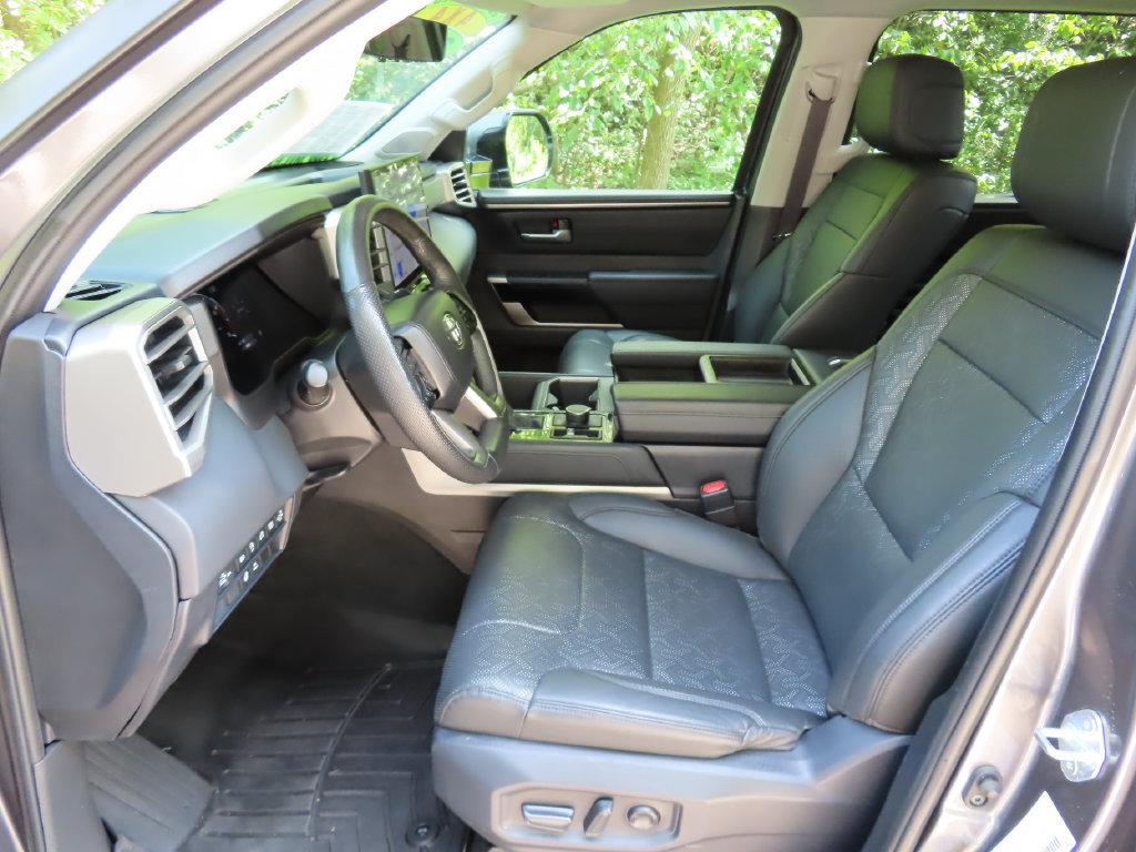 Used 2024 Toyota Tundra Limited AWD/4WD image 29