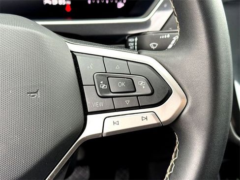 Certified 2024 Volkswagen Tiguan SE image 15