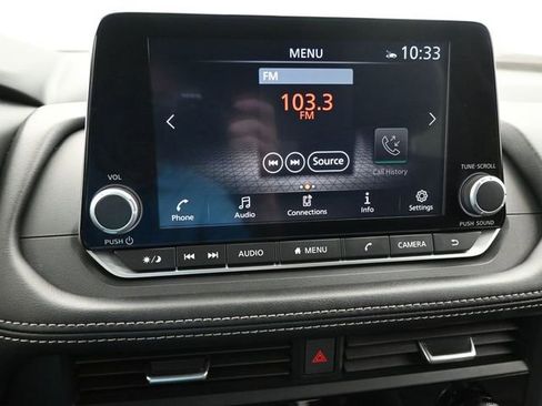 Used 2025 Nissan Rogue SV AWD/4WD image 13