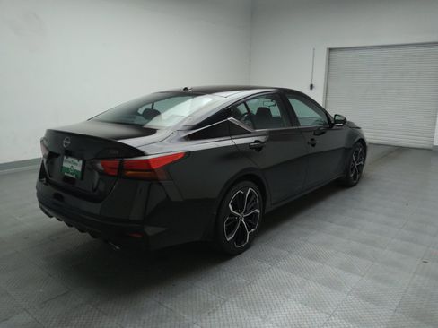 Used 2024 Nissan Altima 2.5 SR FWD image 9