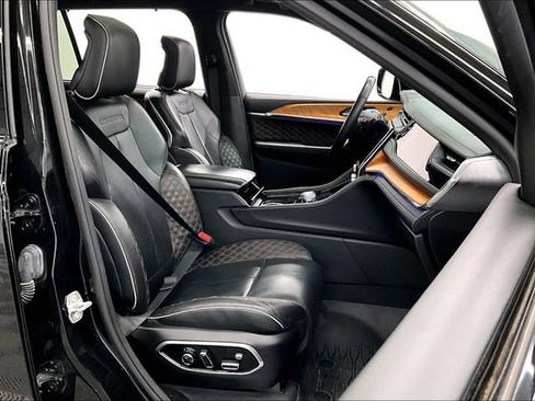 Used 2023 Jeep Grand Cherokee L Summit AWD/4WD image 8