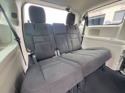 Used 2014 Dodge Grand Caravan American Value Package FWD image 13