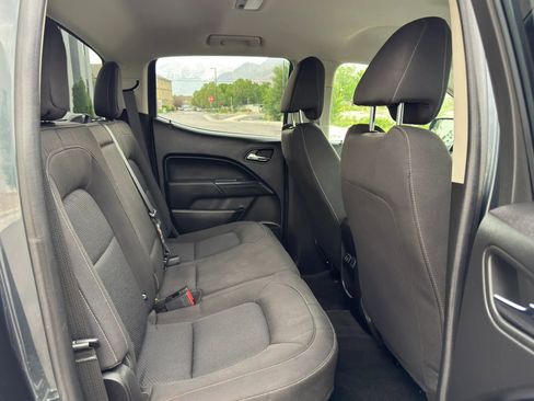Used 2018 Chevrolet Colorado LT AWD/4WD image 25