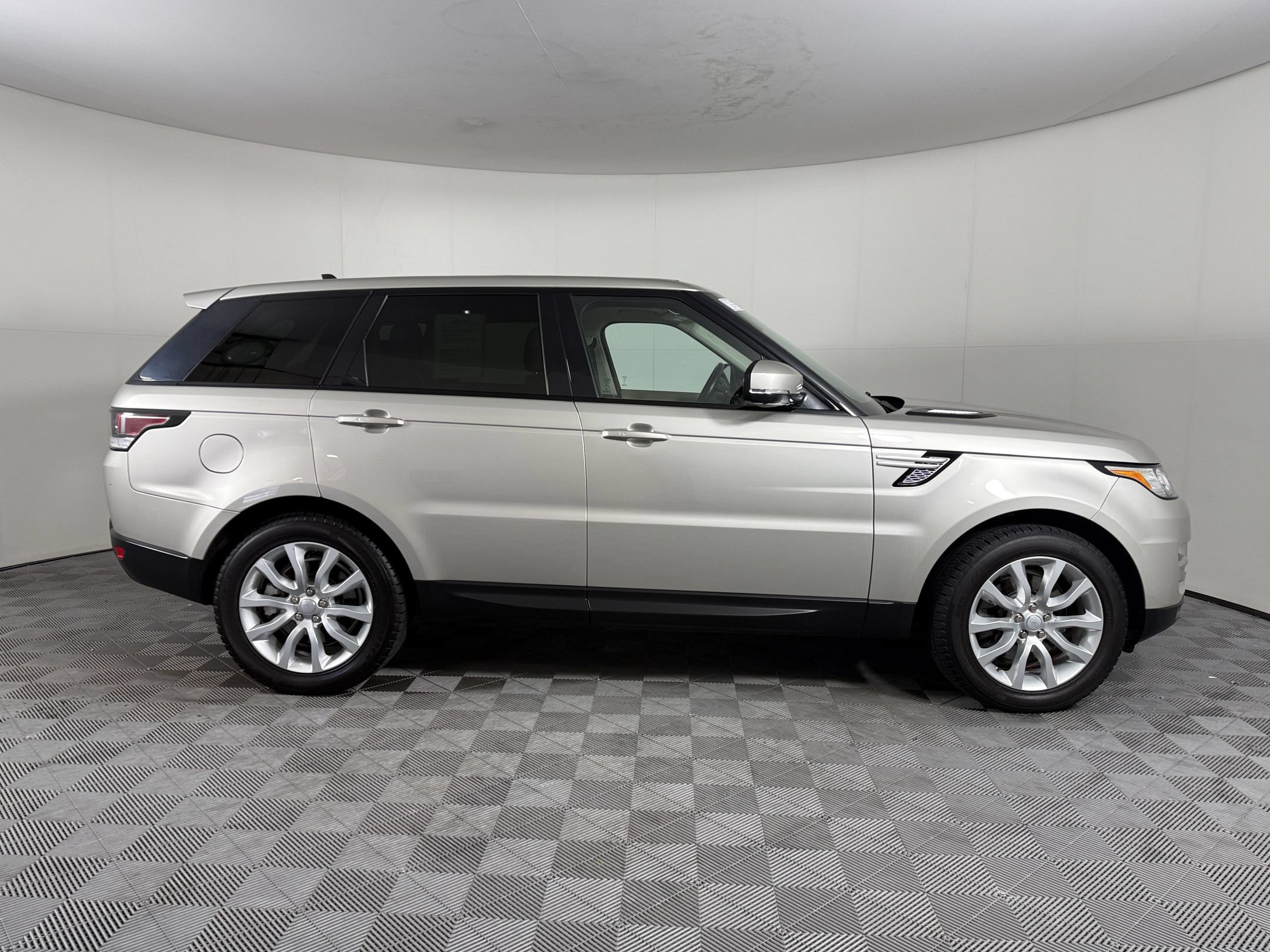 Used 2016 Land Rover Range Rover Sport HSE AWD/4WD image 8