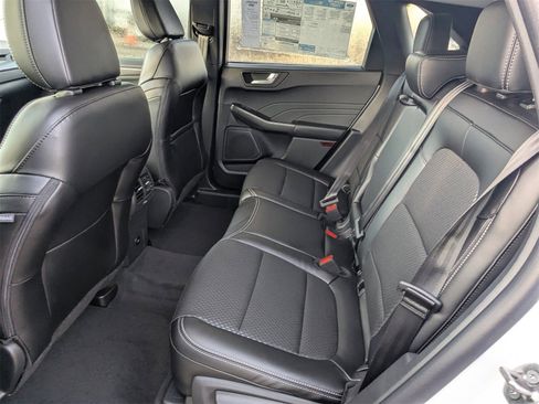New 2026 Ford Escape SE image 15