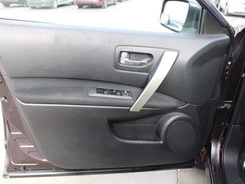 Used 2011 Nissan Rogue SV image 19