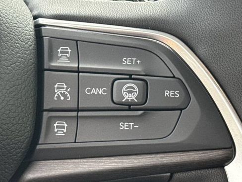 New 2026 Jeep Grand Cherokee L Limited w/ Luxury Tech Group II AWD/4WD image 28