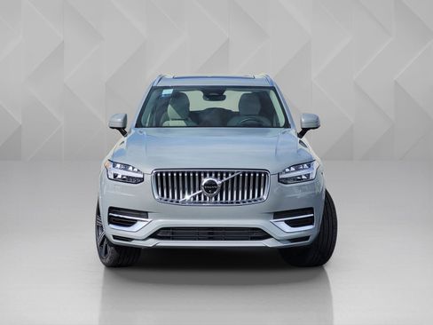 Certified 2025 Volvo XC90 T8 Ultra image 2
