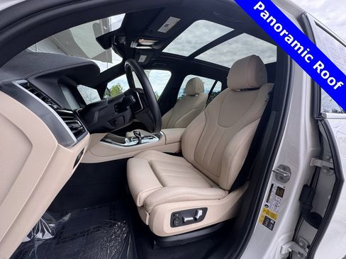 Used 2022 BMW X5 xDrive45e w/ Climate Comfort Package image 5