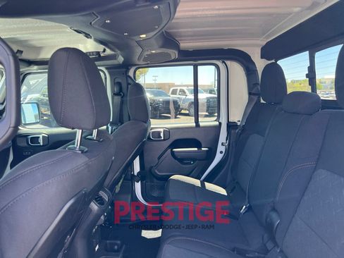 Used 2026 Jeep Gladiator Mojave w/ Safety Group AWD/4WD image 17