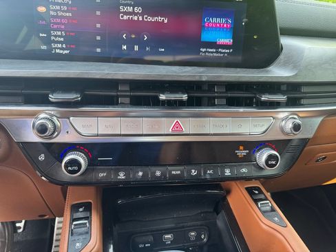 Certified 2025 Kia Telluride SX X-Line AWD/4WD image 19