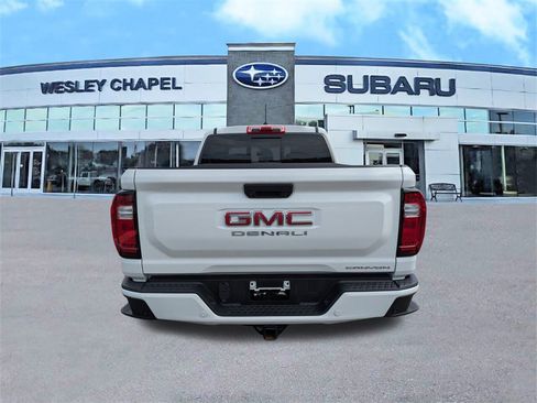 Used 2024 GMC Canyon Denali image 6