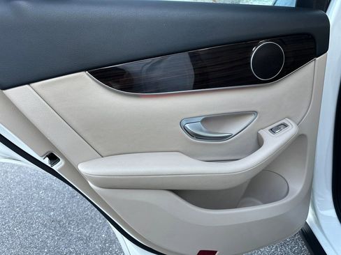 Used 2022 Mercedes-Benz GLC 300 image 28