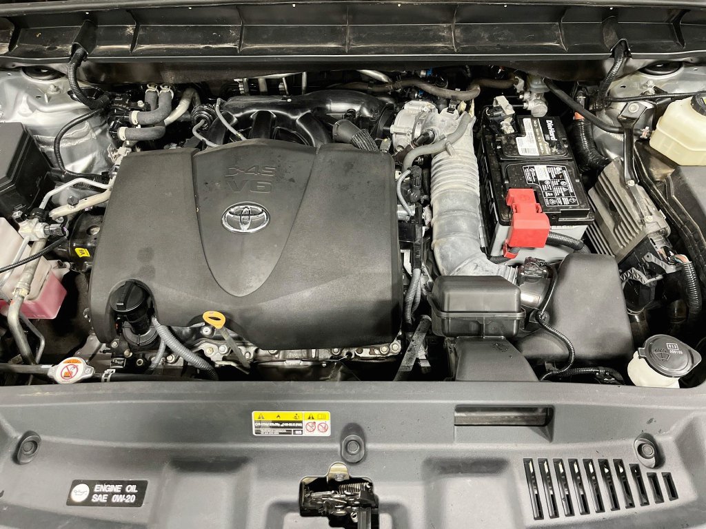 Used 2022 Toyota Highlander XLE FWD image 10