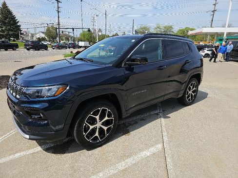 Certified 2024 Jeep Compass Limited AWD/4WD image 7