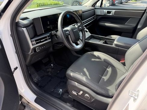 Used 2026 Hyundai Santa Fe SEL FWD image 9