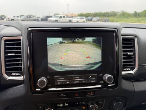 Used 2023 Nissan Frontier SV w/ SV Convenience Package RWD image 15