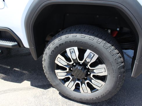 Used 2025 GMC Sierra 3500 Denali AWD/4WD image 29