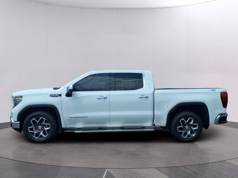 Used 2023 GMC Sierra 1500 SLT w/ SLT Premium Plus Package AWD/4WD image 2