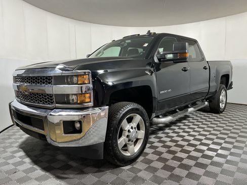 Used 2019 Chevrolet Silverado 2500 LT w/ All Star Edition AWD/4WD image 4
