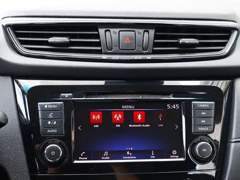 Used 2020 Nissan Rogue S FWD image 48