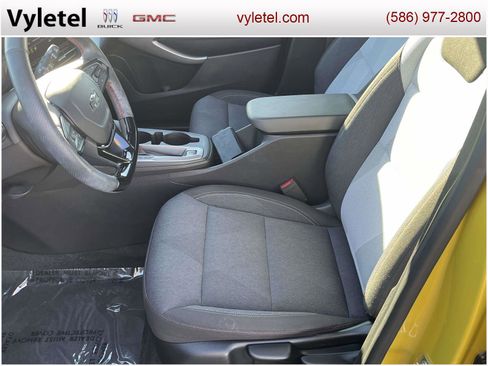 Certified 2024 Chevrolet Trax RS w/ Driver Confidence Package image 16
