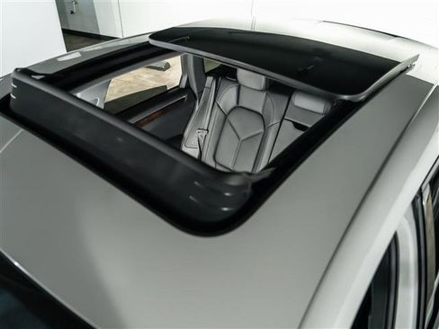 Used 2025 Porsche Macan image 17