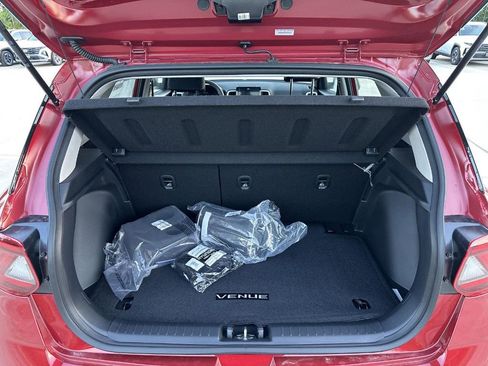 New 2025 Hyundai Venue Limited image 30