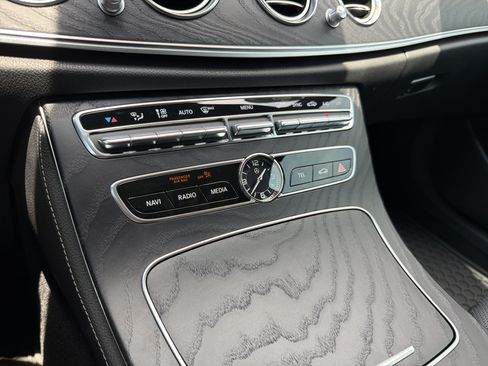 Used 2020 Mercedes-Benz E 350 Sedan image 24