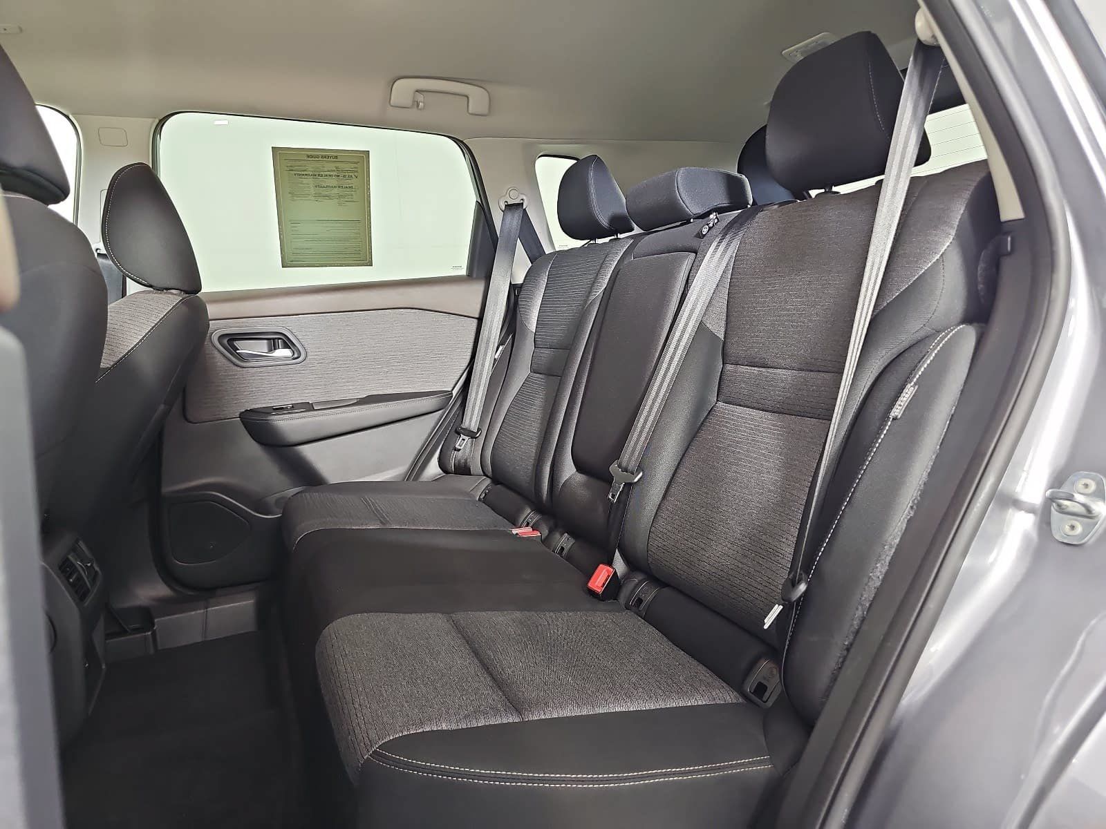 Used 2023 Nissan Rogue SV FWD image 13