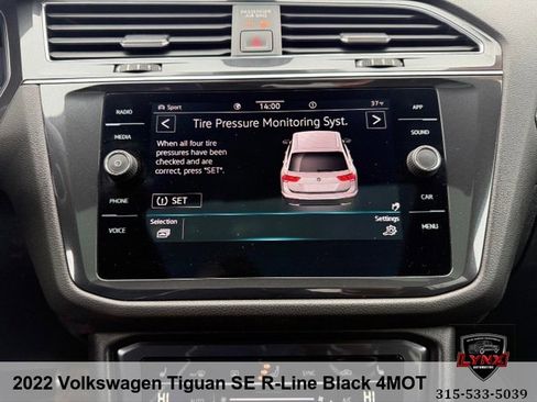 Used 2022 Volkswagen Tiguan SE R-Line image 18