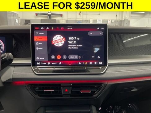 Used 2026 Volkswagen Tiguan SE AWD/4WD image 21