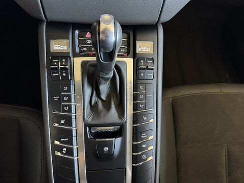 Used 2017 Porsche Macan AWD/4WD image 26
