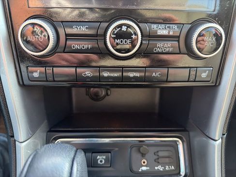 Used 2022 Subaru Ascent Limited w/ Technology Package image 35