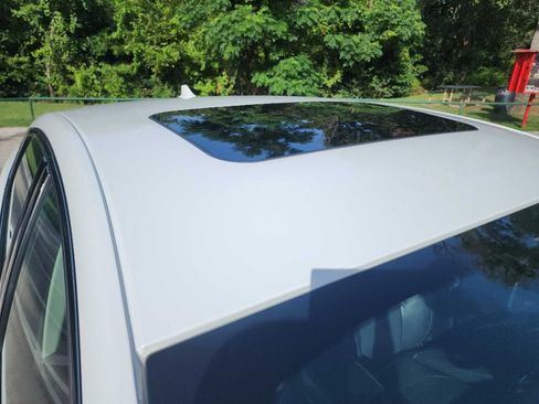 Used 2019 Ford Fusion Titanium image 12