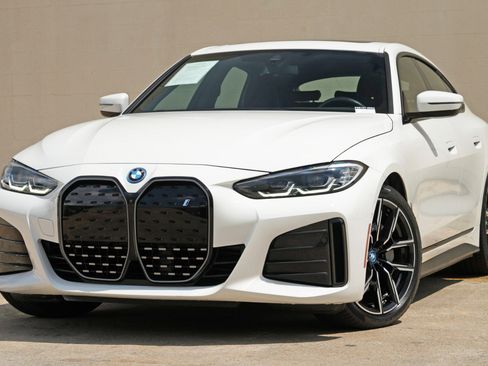 Used 2023 BMW i4 eDrive40 w/ M Sport Package RWD image 3