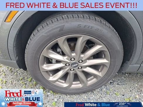 Used 2022 Lincoln Corsair AWD w/ Premium Package image 4