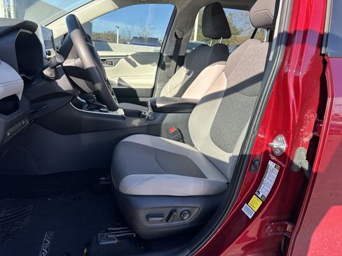 Used 2024 Toyota RAV4 XLE image 10