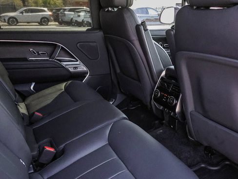 New 2026 Land Rover Range Rover Long Wheelbase SE AWD/4WD image 19