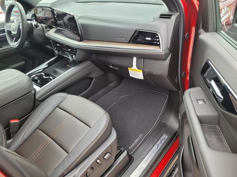 New 2026 Chevrolet Tahoe High Country w/ Sun And Tow Package RWD image 6