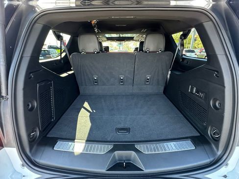 Used 2023 GMC Yukon XL Denali Ultimate AWD/4WD image 32