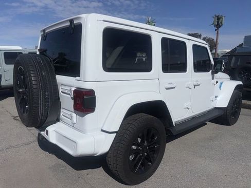 Used 2021 Jeep Wrangler Unlimited Sahara image 5