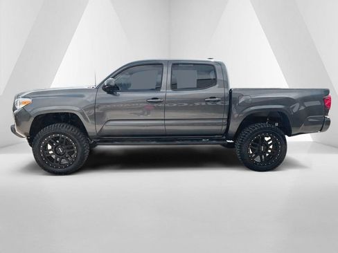 Used 2020 Toyota Tacoma SR AWD/4WD image 4