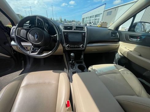 Used 2018 Subaru Outback 2.5i Limited AWD/4WD image 8