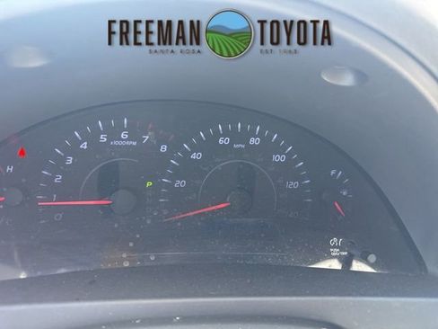 Used 2010 Toyota Camry LE image 6