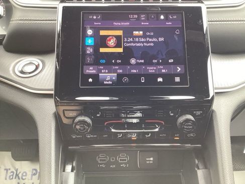 New 2025 Jeep Grand Cherokee Laredo w/ Luxury Tech Group I image 42