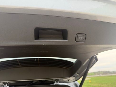 Used 2025 Buick Enclave Preferred image 7