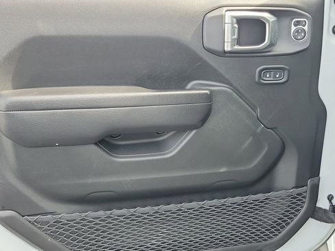 Used 2024 Jeep Gladiator Sport image 18