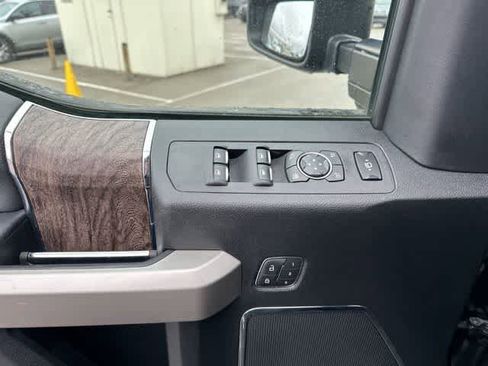 Used 2019 Ford F250 Lariat image 12