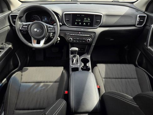 Used 2020 Kia Sportage LX image 18